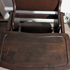 木製ハイチェアの画像