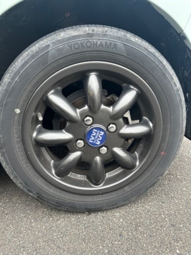 車のパーツ タイヤ、ホイール