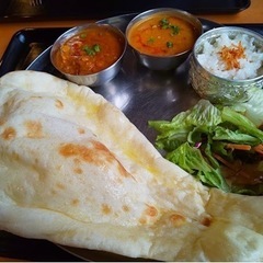 17日の昼にナンカレー食べに行きませんか？