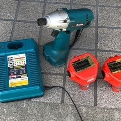 マキタ 充電式インパクトドライバー 6914D 充電器 × 1 バッテリー × 2 
の画像