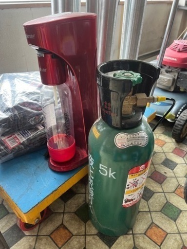 炭酸水　ドリンクメイト　炭酸ボンベ付き