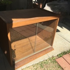 【テレビ台（東芝製・ガラスドア付き）】の画像