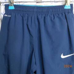 ナイキ　NIKE キッズサイズ　スポーツパンツ　メッシュ裏地付　Mの画像