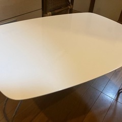 折りたたみミニテーブルの画像