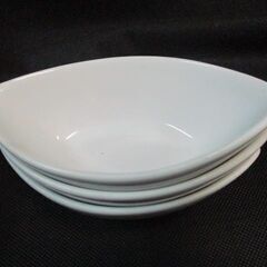 【決まりました】引き取り限定 無料 さしあげます ３名様用 白色 食器セット 中古の画像