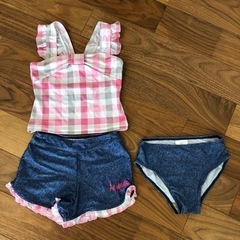 130 女児　水着　　キッズ
