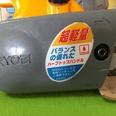 ただいま限定で値下げ中です♪RYOBI チェーンソー CS-2500  動作品  オイル 外箱 オイル付き  DIY等にも♪の画像