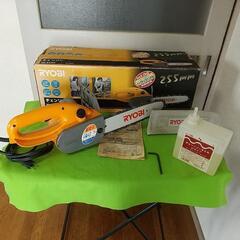 ただいま限定で値下げ中です♪RYOBI チェーンソー CS-25...