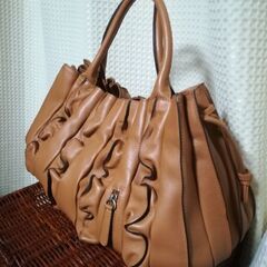 新品　本革製　フリルバッグ 　の画像
