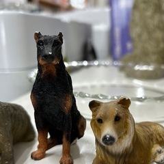 犬の小さな置物5つセットの画像