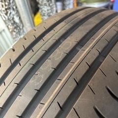 車のパーツ タイヤ、ホイール