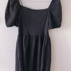 新品/黒　/服/ファッション ワンピースの画像