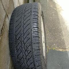 車のパーツ タイヤ、ホイール2本の画像