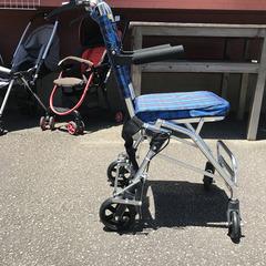 【鹿児島市リサイクルショップスターズ吉野店】車椅子  青  チェック柄  の画像