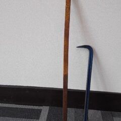鉄製　バール 900mmぐらい×1本、500mmぐらい×１本　2本セットで　大工道具　工具　釘抜き　解体　てこの画像
