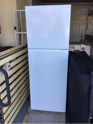 YAMADA    ２ドア冷蔵庫　236L   2022年製   中古品　※表面小傷あり