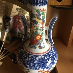 古い花瓶　花柄