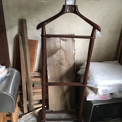 najico ハンガーラック スーツハンガー ヴィンテージ レトロ ナジコ 無垢材の画像