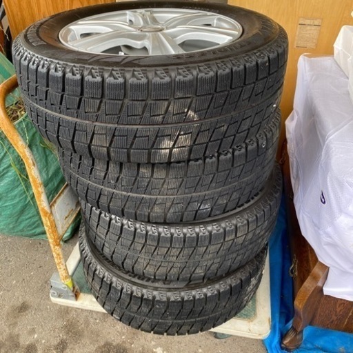 スタットレス　タイヤ195/65R15 91Q