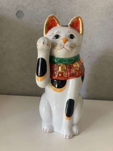 三毛猫　招き猫　猫置物