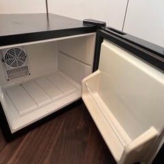 【無料】冷蔵庫　17L ジャンク品の画像