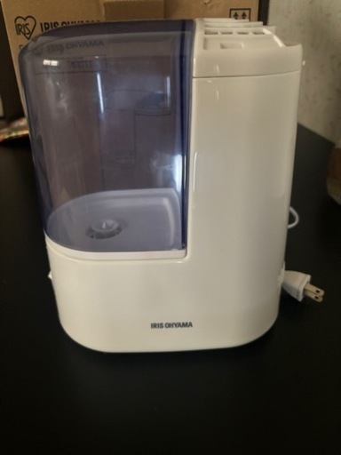 【新品に近いです‼️】まだ取引可能‼️アイリスオーヤマの加湿器‼️