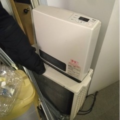 ガスファンヒーター