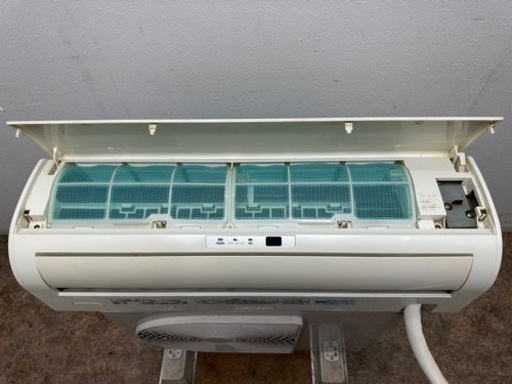 TOSHIBA 　東芝　ルームエアコン　～６畳　２.２ｋW　２０１９年製　RAS-2258AM