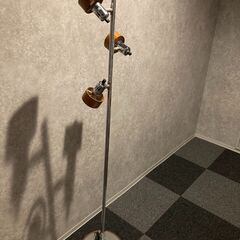 フロアスタンドライト 3灯
