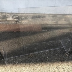 アクリル板2枚あげます