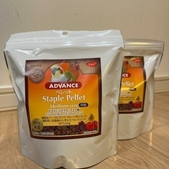 【予約済】小鳥、インコ用　中粒ペレット　約2袋