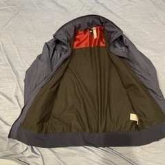 adidas ウインドブレーカーの画像