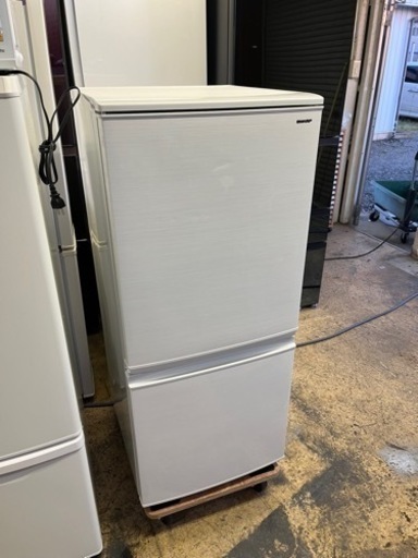 近隣送料無料!! 激安!! 2ドア冷蔵庫!! SHARP 137L SJ-D14D-W 2018年 家電 キッチン家電 冷蔵庫