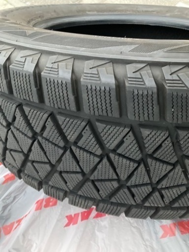 スタッドレス
