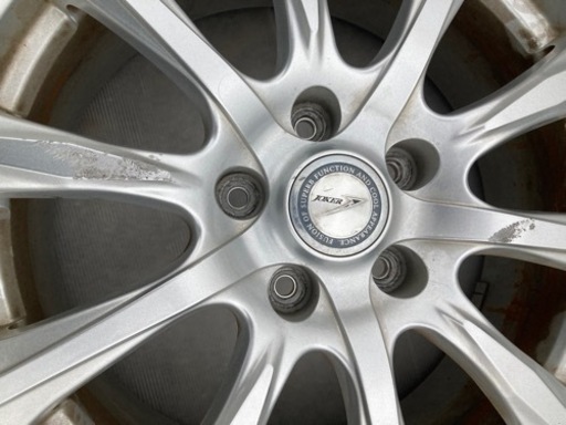 車のパーツ タイヤ、ホイール