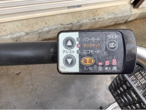 371  パナソニック新機種電動アシスト自転車vivi26インチシルバーボディー