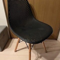メッシュデザイン　イームズチェアの画像