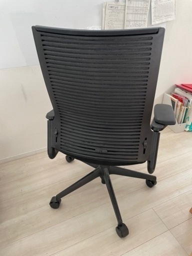 オフィスチェア　
Ahrend 2020 Verta