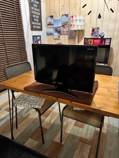 SHARP  AQUOS  2010年製