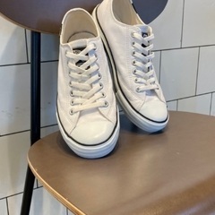 ☆ 白レザー ✨👟✨【VANS / ヴァンズ】 ホワイト ，スニ...
