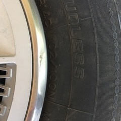 希少！ホイールカバー付きスタッドレスタイヤ185R14C　バリ山　日産グロリア（Y30）の画像