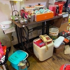 昭和レトロポップ雑貨超大量まとめ　全部おまとめ　食器　服　ワンピース　時計　プラの画像