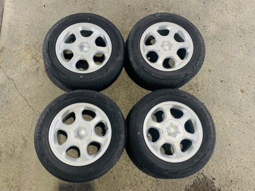 車のパーツ タイヤ、ホイール