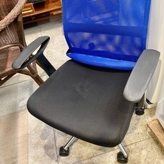 デスクチェア イス オフィスチェア 肘付 学生 中古 家具 オフィス用家具 机の画像