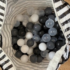 ボールプールのボールの画像