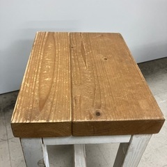 K2405-551 シャビー加工スツール 傷、汚れ有の画像