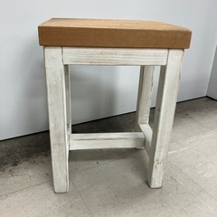 K2405-551 シャビー加工スツール 傷、汚れ有