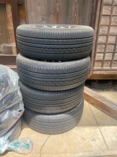 車のパーツ タイヤ、ホイール