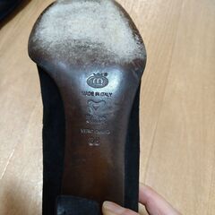 黒のパンプス　イタリア製の画像