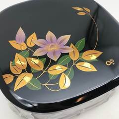 ss6359　未開封品 くつわ 2段オードブル入れ 葉づくし 安達瞳子 てっせん 重箱 仕切り付 重箱 お重 黒 絵付け お弁当 おせち 和食器 漆器 重箱 中古の画像
